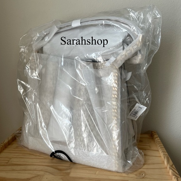 🌼Michael Kors Purse - Picture 14 of 14